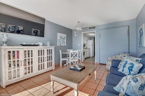 Updated 1 BR Oceanfront Condo in Baywatch! Apartment in Atlantic Beach