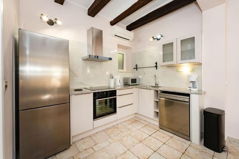 Kamena kuća Roko Villa in Biograd na Moru