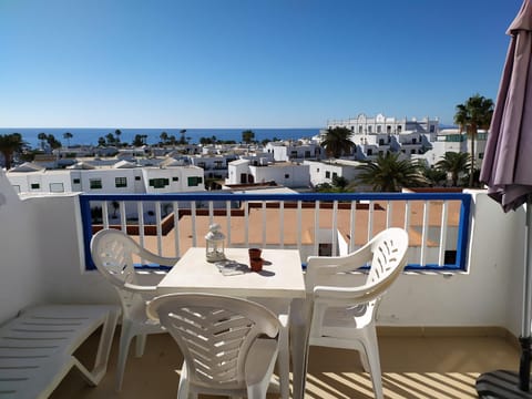 Natural landscape, Balcony/Terrace, Dining area, City view, Sea view