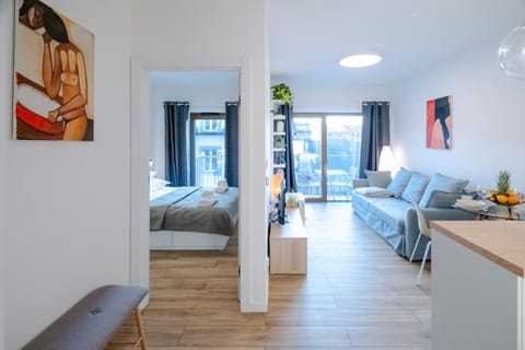 Bed, TV and multimedia, Balcony/Terrace, Living room, Photo of the whole room, Seating area, Bedroom