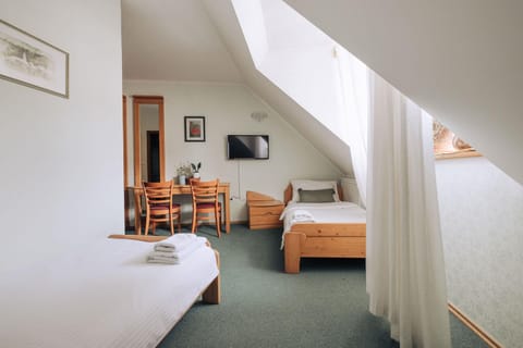 TV and multimedia, Photo of the whole room, Bedroom