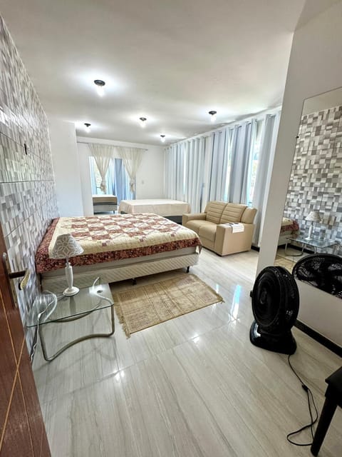 Casa espaçosa prox Centro Mini academia e 1 king size House in Miguel Pereira