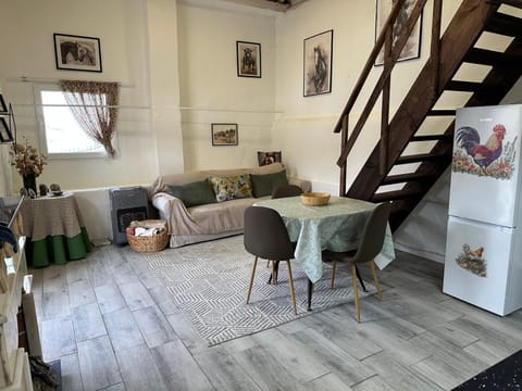 Living room, Dining area