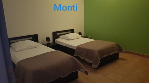 Gite de 90m2 proche de la mer avec grande piscine MONTI Apartment in Linguizzetta