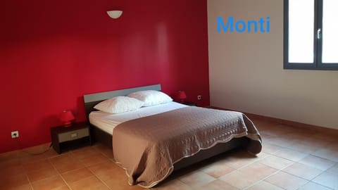 Gite de 90m2 proche de la mer avec grande piscine MONTI Apartment in Linguizzetta