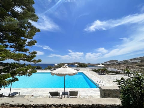 Day, Natural landscape, Mountain view, Pool view, Swimming pool, sunbed