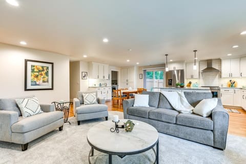 2 Mi to State Fair Puyallup Home with Private Yard! House in Puyallup