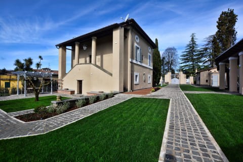 Property building, Garden