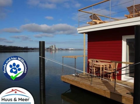 Sealodge II Huus & Meer Docked boat in Heiligenhafen