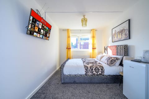 -RCGS- For your relaxed, Cosy Stay, Free Parking Vacation rental in Leeds