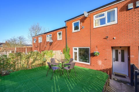 -RCGS- For your relaxed, Cosy Stay, Free Parking Vacation rental in Leeds