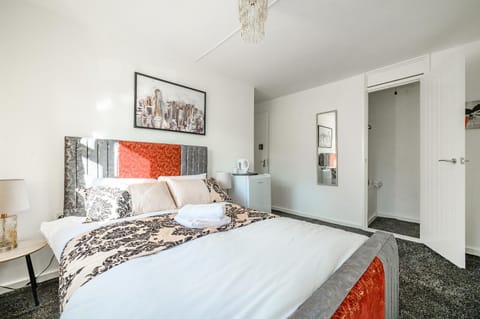 -RCGS- For your relaxed, Cosy Stay, Free Parking Vacation rental in Leeds