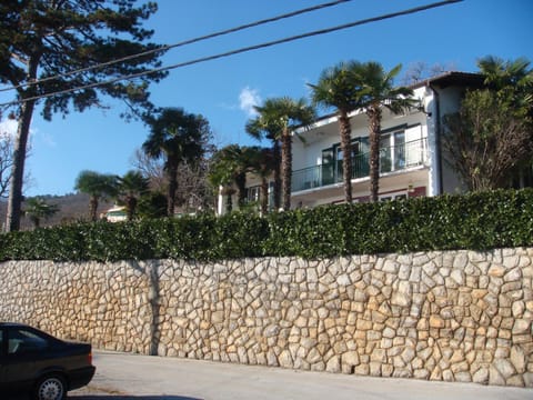 Property building, Off site, Neighbourhood, Winter