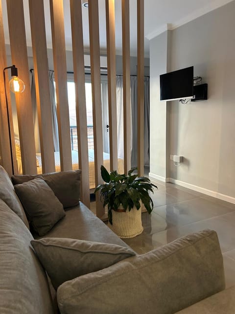 Communal lounge/ TV room, TV and multimedia, Living room, Seating area, Evening entertainment