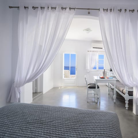Thirea Studios Apartment in Oia