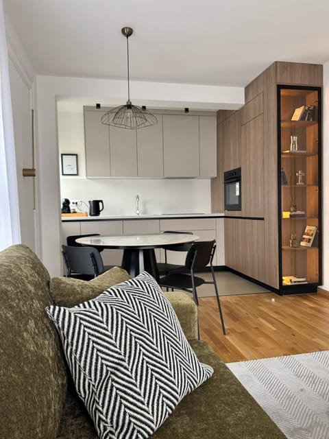 Dining area, kitchen