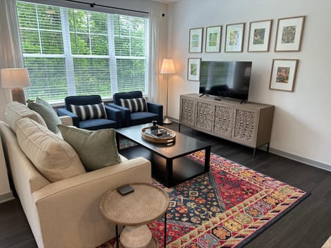 The Duke of Dublin Monthly Rates Premium Beds Apartment in Hilliard