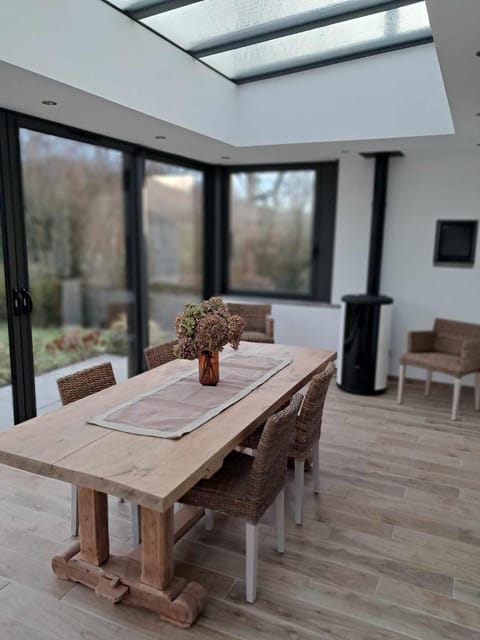 Patio, Dining area, Sunrise