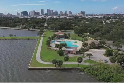 Nearby landmark, Neighbourhood, Bird's eye view, City view, Lake view, Pool view, Swimming pool, Swimming pool