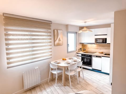 Dining area, kitchen