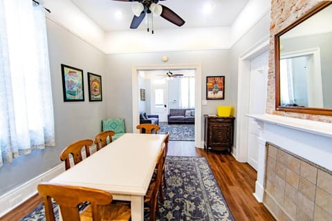 Seating area, Dining area