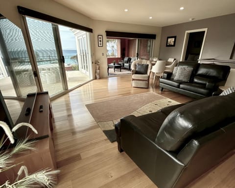 Lichen Villa Bay of Fires House in Binalong Bay