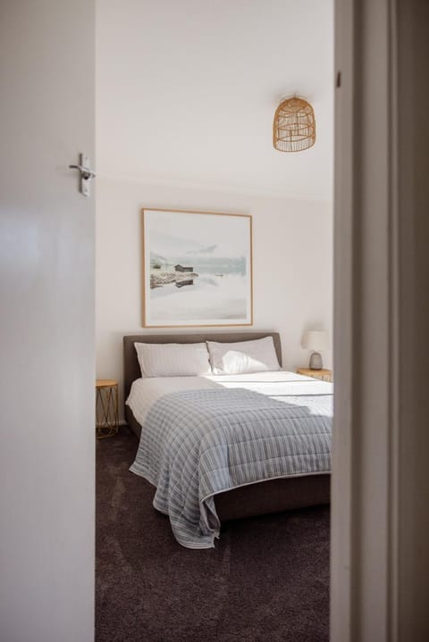 Squid Ink Shack - Waterfront - Tasman Peninsula House in White Beach