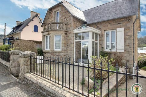 La villa de la lieue de greve House in Plestin-les-Grèves