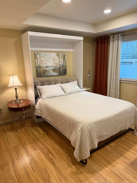 Amazon Park Studio Apartment in Eugene