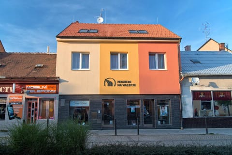 Facade/entrance