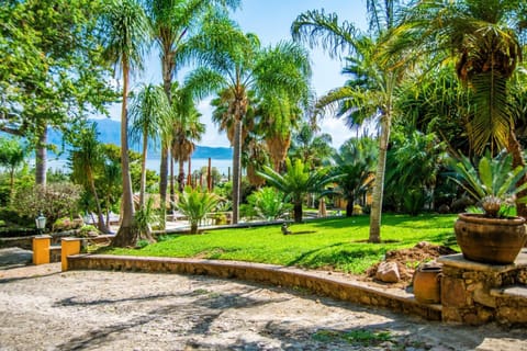 Garden, View (from property/room), Lake view