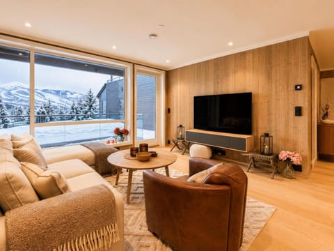 TV and multimedia, Balcony/Terrace, Living room, Seating area, Mountain view