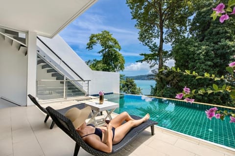 Pool view, Sea view, Swimming pool, sunbed