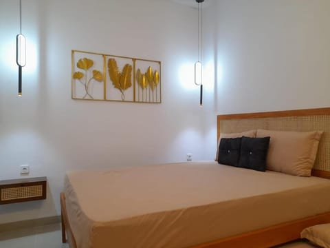 Bed, Bedroom, air conditioner