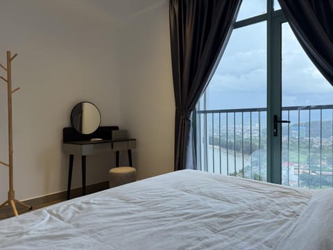 Bed, Balcony/Terrace, Mountain view, Sea view