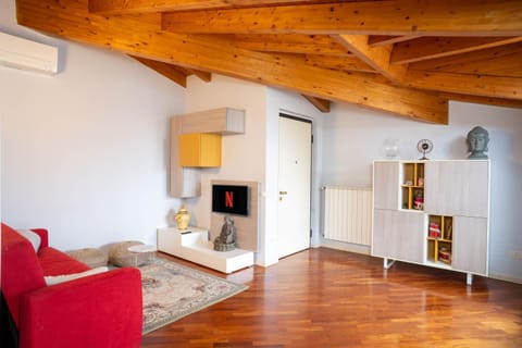 TV and multimedia, Living room, Evening entertainment, air conditioner