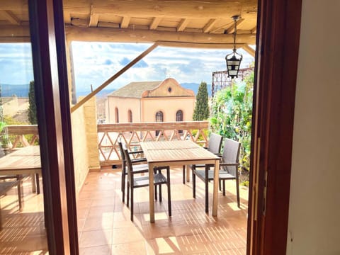 Property building, Balcony/Terrace