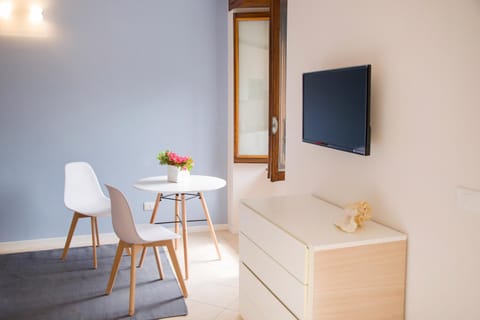 TV and multimedia, Dining area