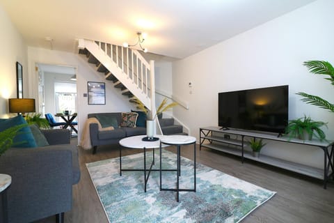 Communal lounge/ TV room, TV and multimedia, Seating area