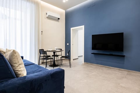 Communal lounge/ TV room, Bed, TV and multimedia, View (from property/room), Living room, Decorative detail, Seating area, Dining area, Bedroom, City view, City view, Landmark view, Area and facilities, Seasons, heating, heating, stove, air conditioner