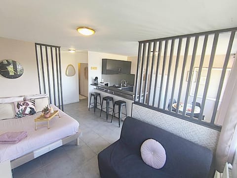 LeRelaisdOdile - Idéal PRO & Couple - Studio Cosy - Proche Metro - Parking Gratuit - Mons-en-Barœul - - WIFI HD - Smart TV - Entrée Autonome Apartment in Lille