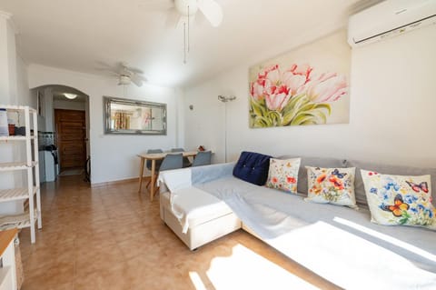 Bed, Living room, Bedroom