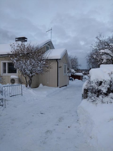 Property building, Day, Natural landscape, Winter