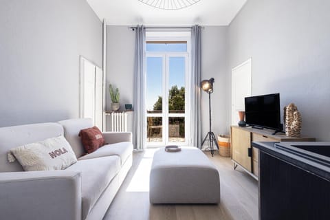 Living room, Photo of the whole room, Seating area