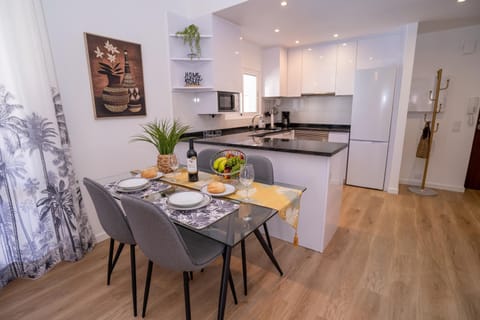 Kitchen or kitchenette, Dining area, stove, kitchen