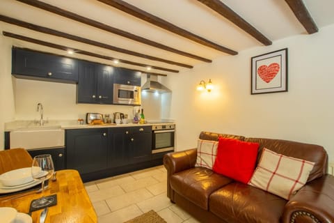 Maes Madog Cottages House in Bro Garmon