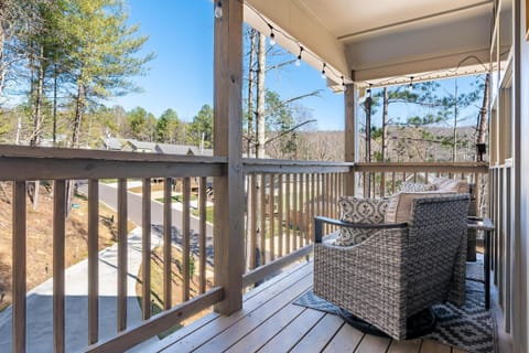 Ideal Location and Mountain Views Chattanooga Home! House in Chattanooga