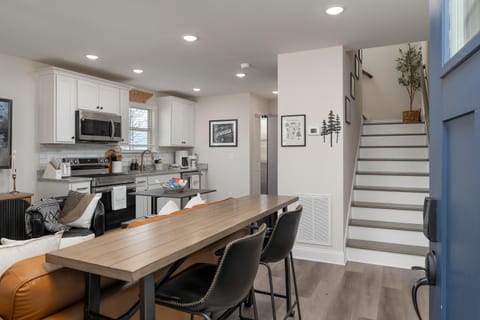 Ideal Location and Mountain Views Chattanooga Home! House in Chattanooga