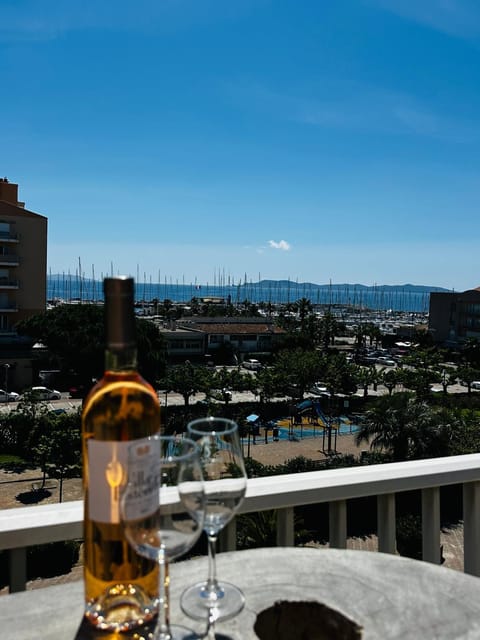 Natural landscape, View (from property/room), Balcony/Terrace, Sea view