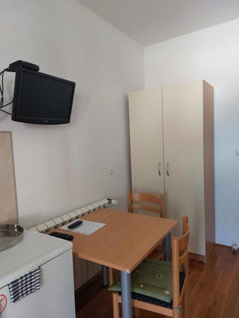 TV and multimedia, Kitchen or kitchenette